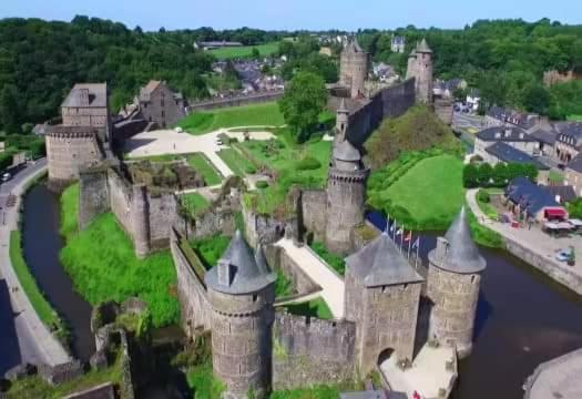 Vila Maison Chaleureuse Avec Insert En Campagne Saint-Mars-sur-la-Futaie Exteriér fotografie